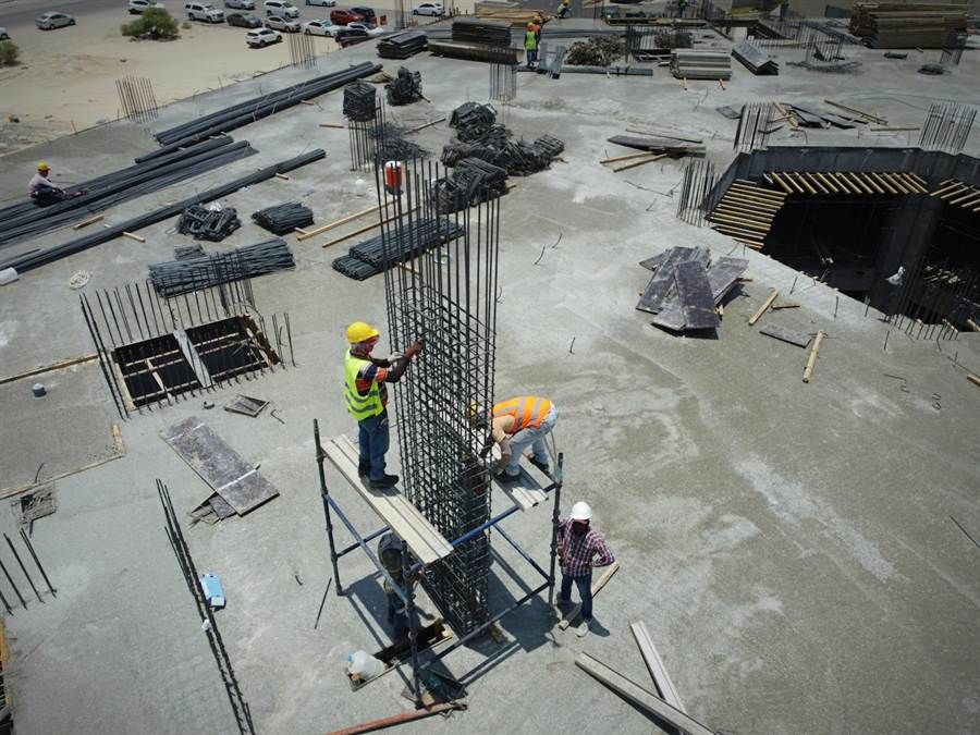 Kerbstone installation on an Abu Dhabi road project